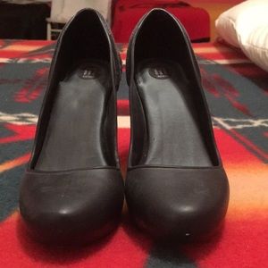 melissa black winged heels size 7
